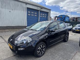 Vaurioauto  passenger cars Fiat Punto 0.9 Twinair AIRCO 5-DEURS 2012/12
