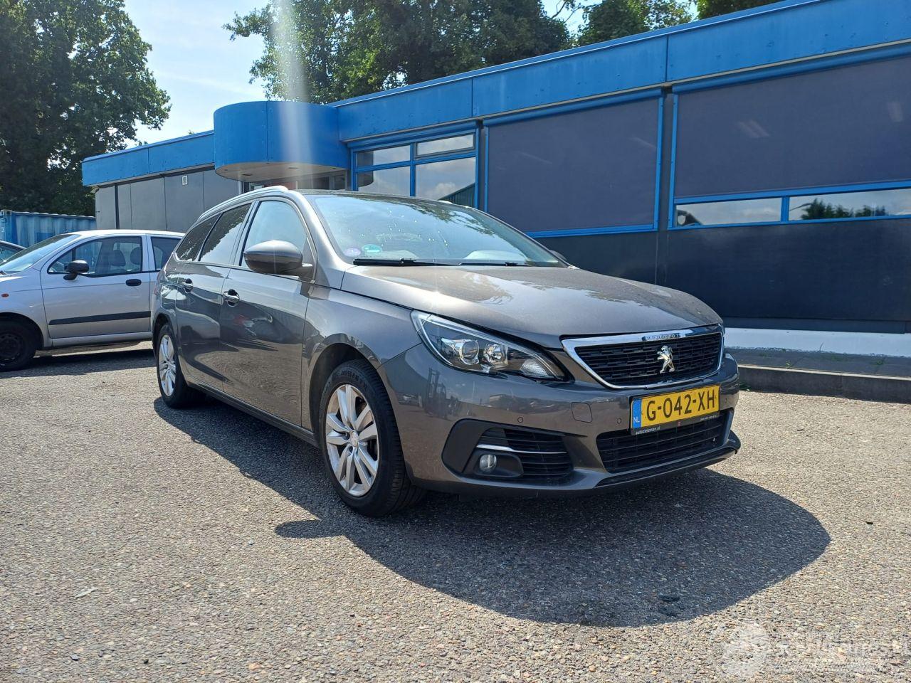 Peugeot 308 SW 1.2 PureTech Blue Lease Executive