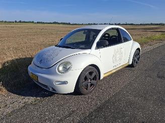 Damaged car Volkswagen New-beetle 2.0 1998/2