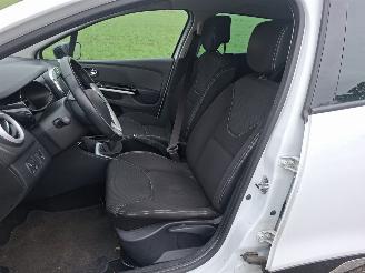 Renault Clio ESTATE TCe picture 5