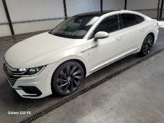 Unfallwagen Volkswagen Arteon 2.0 TDi 176-KW DSG 4-MOTION R-LINE 2018/1