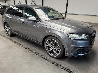 Vaurioauto  passenger cars Audi Q7 3.0 TDi 200-KW Automaat 7-Persoons S-Line Quattro 2016/8