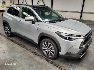Vaurioauto  passenger cars Toyota Corolla Cross Hybrid 1.8 72-KW Automaat Panoramadak 2025/2