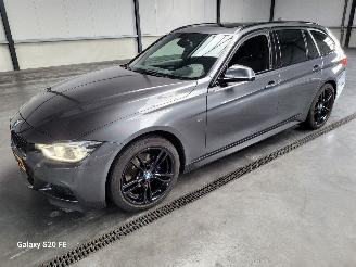 Damaged car BMW 3-serie 318i Touring 100-KW Automaat M-Sport Panoramadak 2018/1