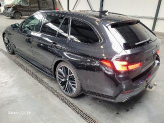 BMW 5-serie 520d Touring 140-KW Automaat X-Drive M-SPORT picture 2