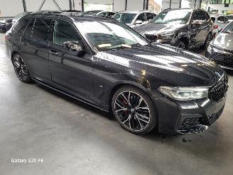BMW 5-serie 520d Touring 140-KW Automaat X-Drive M-SPORT picture 5