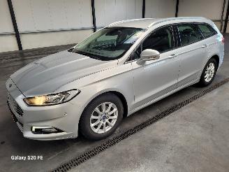 uszkodzony samochody osobowe Ford Mondeo Wagon 1.5 EcoBoost 118-KW 6-Bak Titanium 2016/4