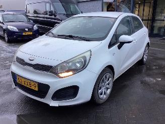 Vaurioauto  passenger cars Kia Rio 1.2 CVVT Comfort Pack 2012/9
