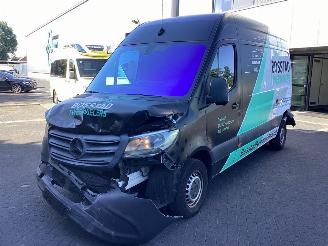 krockskadad bil auto Mercedes Sprinter 211 CDI L2H2 2018/7