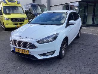 Voiture accidenté Ford Focus 1.0 Trend 2018/3