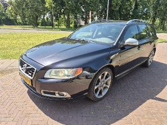 Schadeauto Volvo V-70 2.0T R-EDITION 2011/4