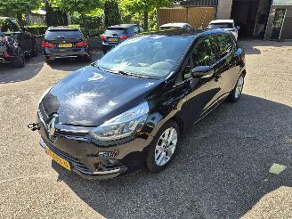 damaged passenger cars Renault Clio 0.9 TCe Limited 2018/10