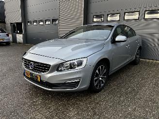 uszkodzony samochody osobowe Volvo S-60 1.5 T3 AUTOMAAT / NAVI / CRUISE / LEER / PDC 2018/3