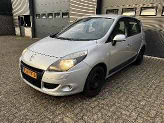 Schadeauto Renault Scenic 1.4 TCe CLIMA / CRUISE / NAVI / NIEUWE APK 2009/11