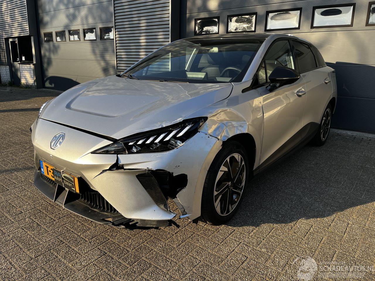 MG MG4 ELECTRIC LUXURY 64Kwh