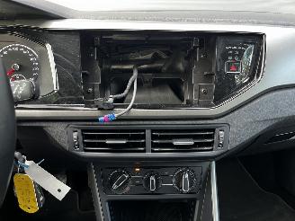 Volkswagen Polo 1.0i CRUISE / NAVI / PDC / DIEFSTALSCHADE picture 5