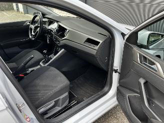 Volkswagen Polo 1.0i CRUISE / NAVI / PDC / DIEFSTALSCHADE picture 8