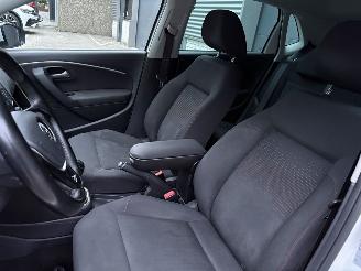 Volkswagen Polo 1.0i SOUND / CLIMA / NAVI / PDC picture 9