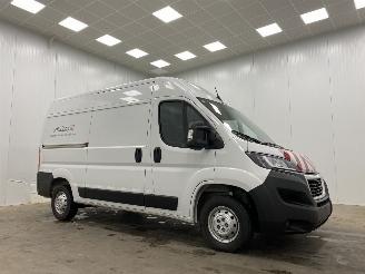 krockskadad bil bedrijf Peugeot Boxer 2.2 HDI L2H2 Airco 2023/1