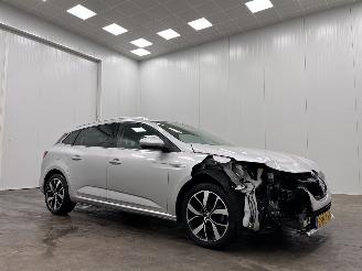 Damaged car Renault Mégane Estate 1.3 TCe Autom. Bose Navi Clima 2019/9