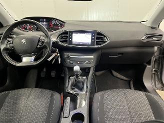Peugeot 308 SW 1.2 PureTech Executive Panoramadak Navi Clima picture 12