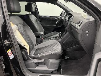 Volkswagen Tiguan 1.5 TSI DSG R-Line Business Navi Clima picture 9