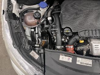 Peugeot 2008 1.2 PureTech Allure Panoramadak Navi Clima picture 16