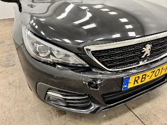 Peugeot 308 1.2 Executive Panoramadak Navi Clima picture 20
