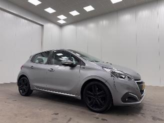 Coche accidentado Peugeot 208 1.2 PureTech Signature 5-drs Navi Airco 2018/11