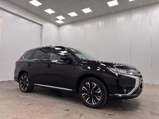 skadebil auto Mitsubishi Outlander 2.0 PHEV 4WD Instyle Navi Clima 2015/12