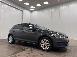 Vaurioauto  passenger cars Volkswagen Golf 1.2 TSI DSG Comfortline 5-drs Clima 2015/1