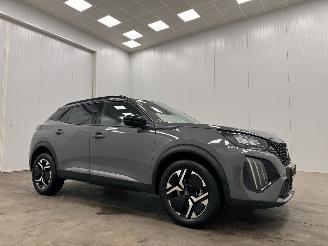 Voiture accidenté Peugeot 2008 1.2 PureTech 100 Allure Navi Clima 2024/6
