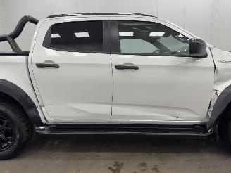 Isuzu D-Max 1.9 Autom. V-Cross DC 4wd Clima picture 23