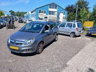 Opel Zafira Zafira (M75) MPV 1.8 16V Ecotec (Z18XER(Euro 4)) [103kW] picture 2