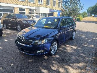 Vaurioauto  passenger cars Skoda Fabia Fabia III Combi (NJ5) Combi 5-drs 1.2 TSI 16V Greentech (CJZC(Euro 6)) [66kW] 2015/12