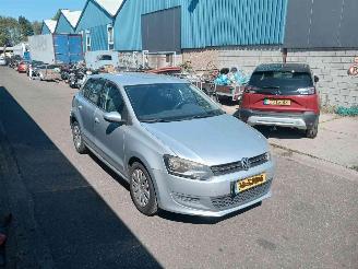 Vaurioauto  passenger cars Volkswagen Polo Polo V (6R) Hatchback 1.4 16V (CGGB(Euro 5)) [63kW] 2010/3