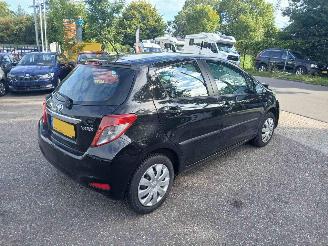 Toyota Yaris Yaris III (P13) Hatchback 1.33 16V Dual VVT-I (1NRFE) [73kW picture 3