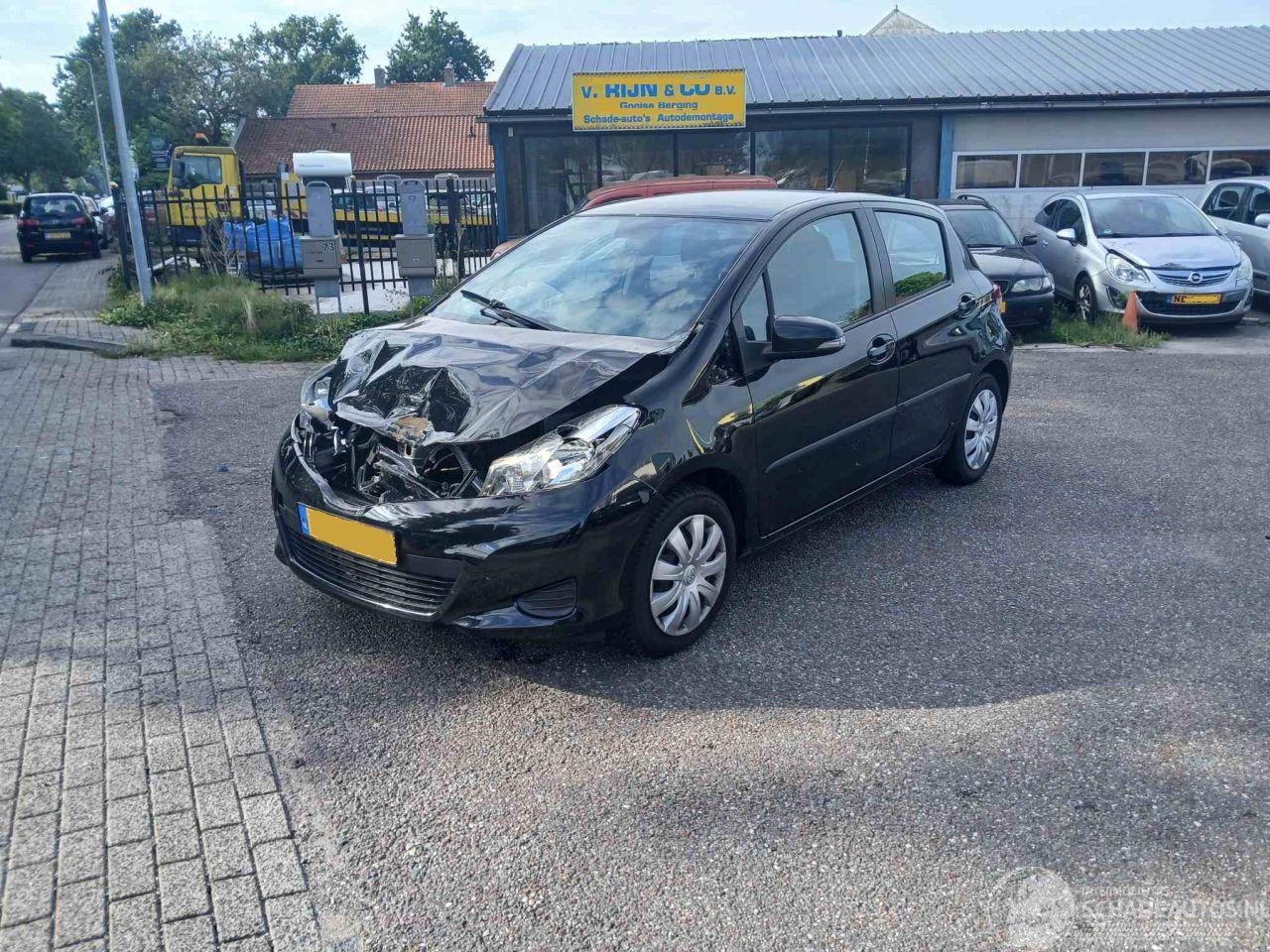 Toyota Yaris Yaris III (P13) Hatchback 1.33 16V Dual VVT-I (1NRFE) [73kW
