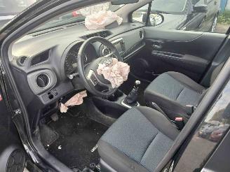 Toyota Yaris Yaris III (P13) Hatchback 1.33 16V Dual VVT-I (1NRFE) [73kW picture 9