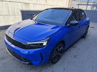 damaged passenger cars Opel Corsa GS 1.2 Hybrid Automatik 2024/11