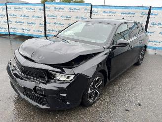 Opel Astra Sports Tourer GS 1.2 Turbo 96 KW picture 1