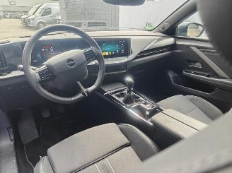 Opel Astra Sports Tourer GS 1.2 Turbo (96kW) Matrix picture 10