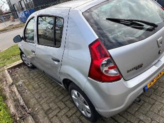 Dacia Sandero Sandero I (BS) - 1.2 16V Hatchback  Benzine 1.149cc 55kW (75pk) FWD 2008-11/2013-06 (BSDA1; BSDBN; BSDM2; BSRA1; BSRBN) D4F732; D4FF7 picture 6