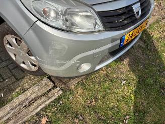 Dacia Sandero Sandero I (BS) - 1.2 16V Hatchback  Benzine 1.149cc 55kW (75pk) FWD 2008-11/2013-06 (BSDA1; BSDBN; BSDM2; BSRA1; BSRBN) D4F732; D4FF7 picture 2