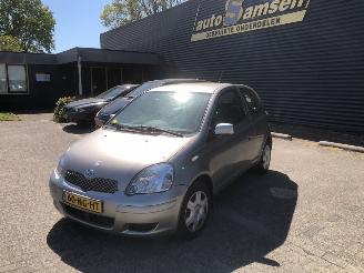 damaged passenger cars Toyota Yaris  2003/9