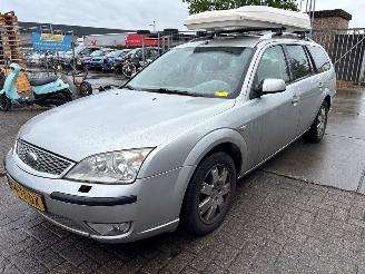 Voiture accidenté Ford Mondeo Mondeo III Wagon Combi 2000 / 2007 - 1.8 16V Combi/o  Benzine 1.798cc 92kW (125pk) FWD 2000-10/2007-03  CHBA; CHBB 2007/1