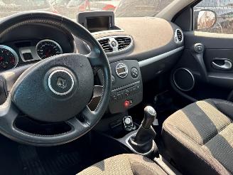 Renault Clio  picture 8