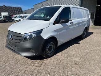 krockskadad bil bedrijf Mercedes Vito 114 CDI 100KW NEW MODEL!! LANG KLIMA CAMERA MBUX 2900KM! 2025/11