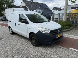 Unfall Kfz Van Dacia Dokker 1.5 dci   SCHUIFDEUR 2015/1