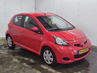 Toyota Aygo 1.0 12V VVT-i Hatchback  Benzine 998cc 50kW (68pk) FWD picture 3